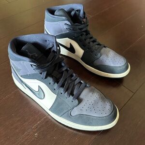 Nike Men’s Air Force Ones size 12